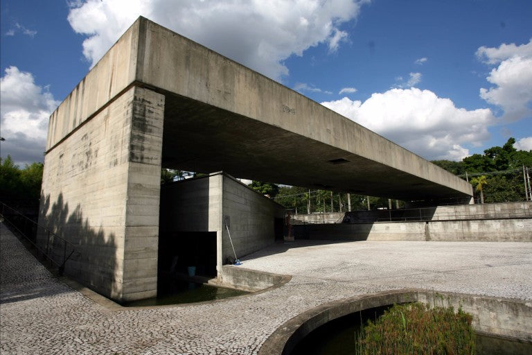 The Relationship Between Architecture and Art in Upscale Neighborhoods