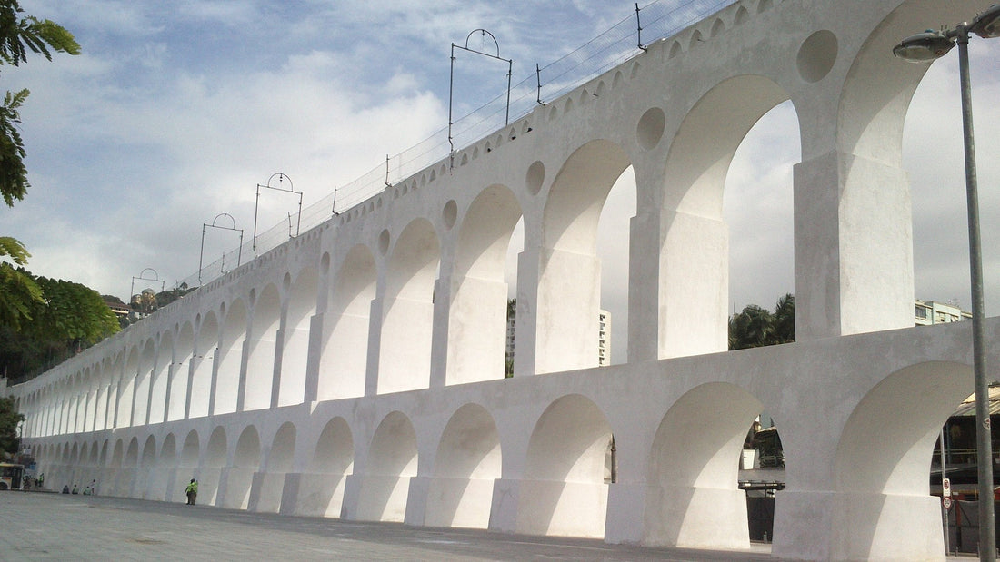 The talking walls: The Evolution of art galleries on Rio de Janeiro