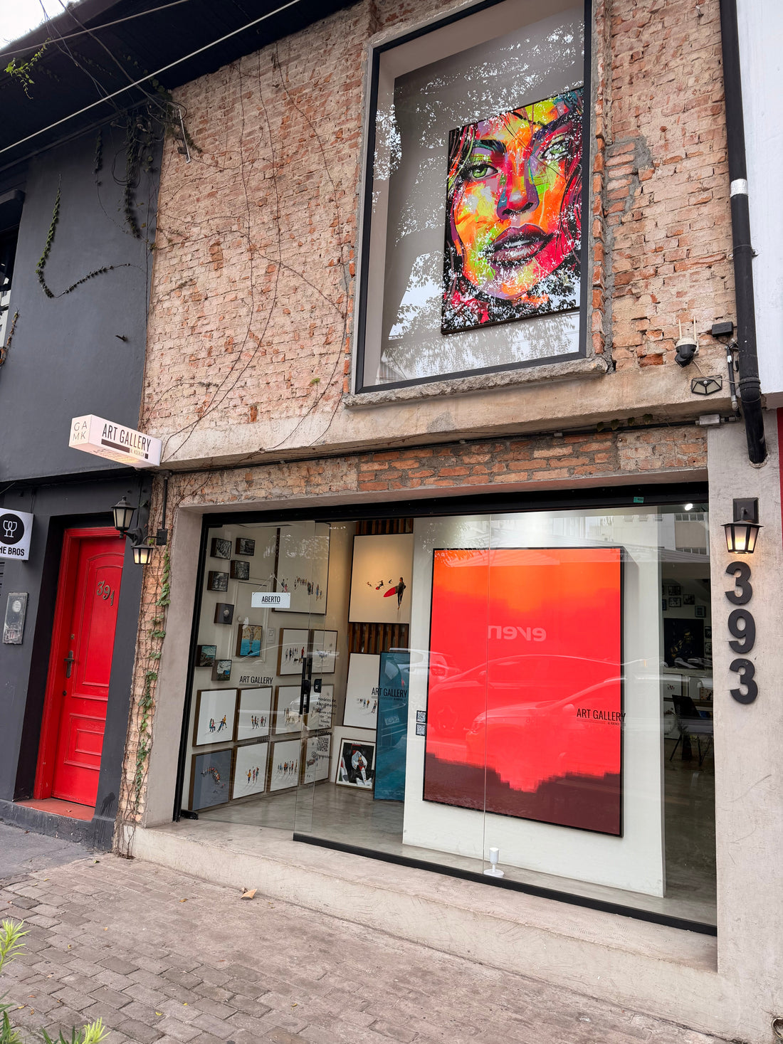 Art Gallery M. Koerich: Form, Color, and Silence