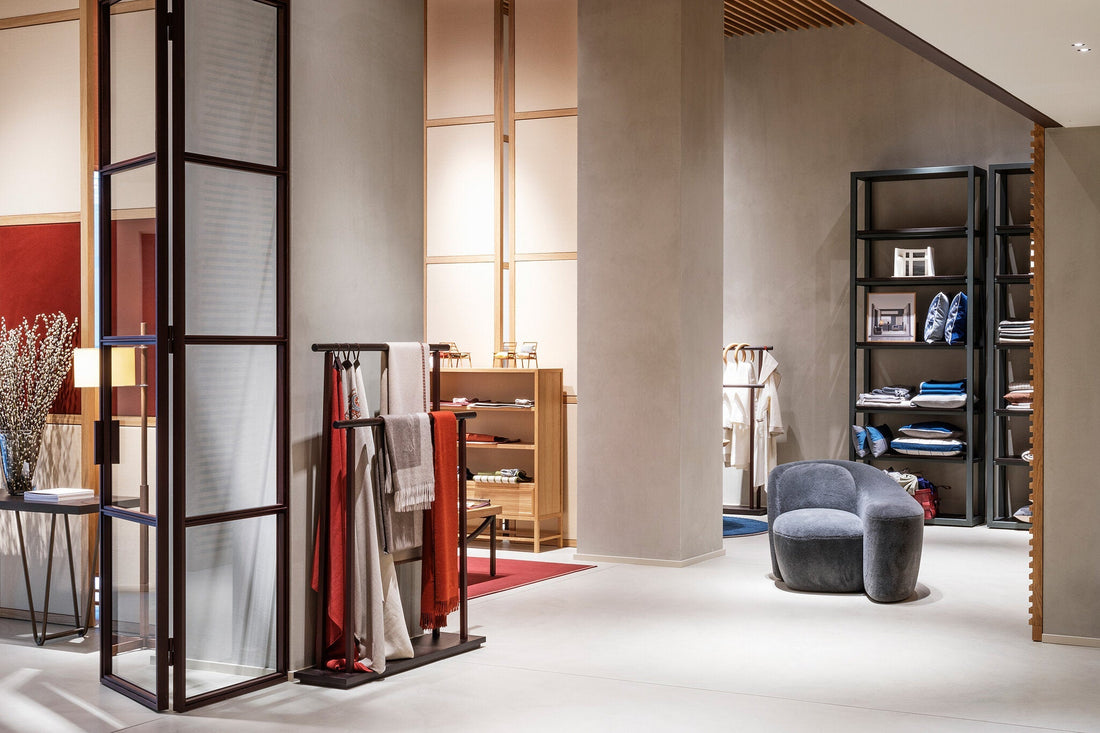 Refined Minimalism: From the Gallery to the Wardrobe